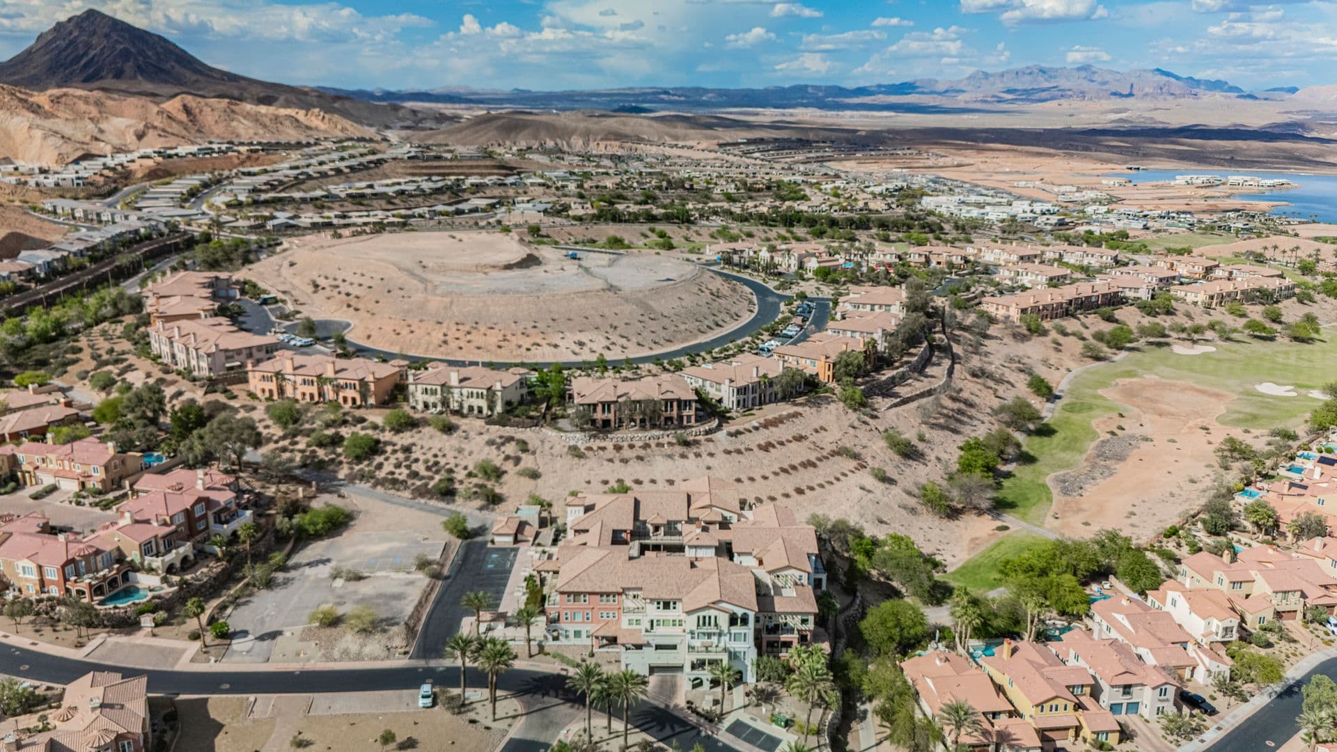 Henderson Townhome: 49 Strada Principale