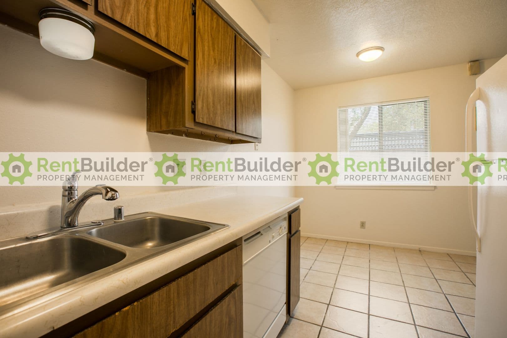 Albuquerque Apartment: 12124 Menaul Blvd. NE