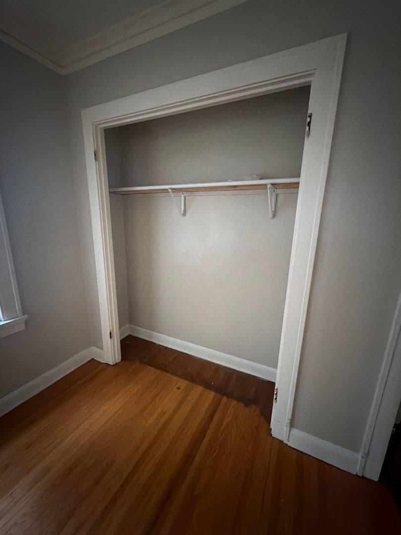 Minneapolis Apartment: 119-23 W. 33rd St.