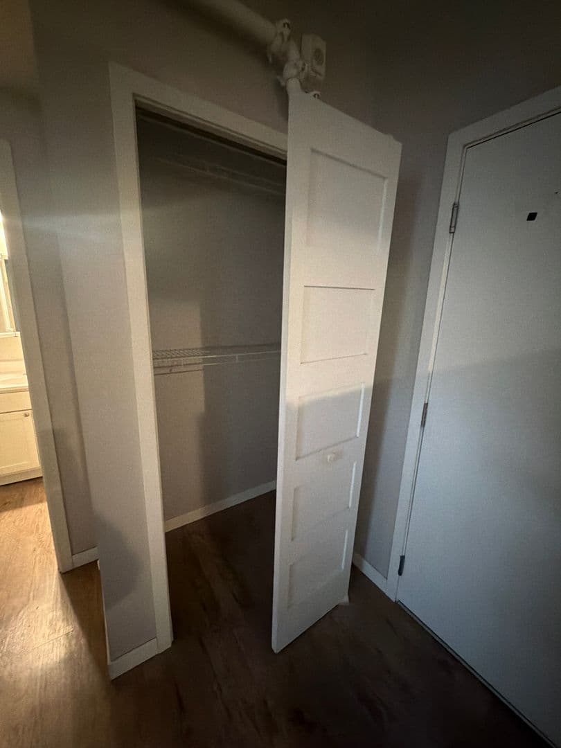Minneapolis Apartment: 119-23 W. 33rd St.