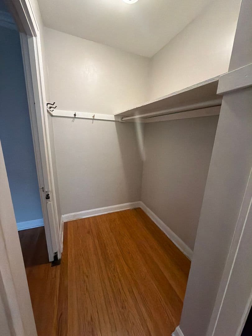 Minneapolis Apartment: 119-23 W. 33rd St.