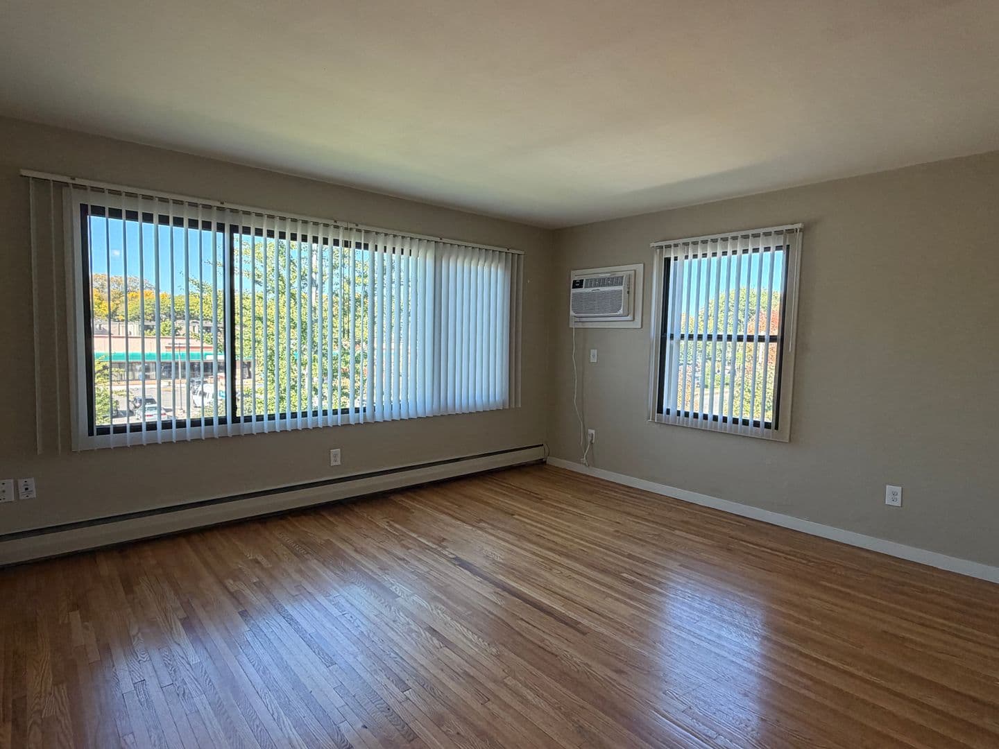 Minneapolis Apartment: 4035 Bloomington Ave So.