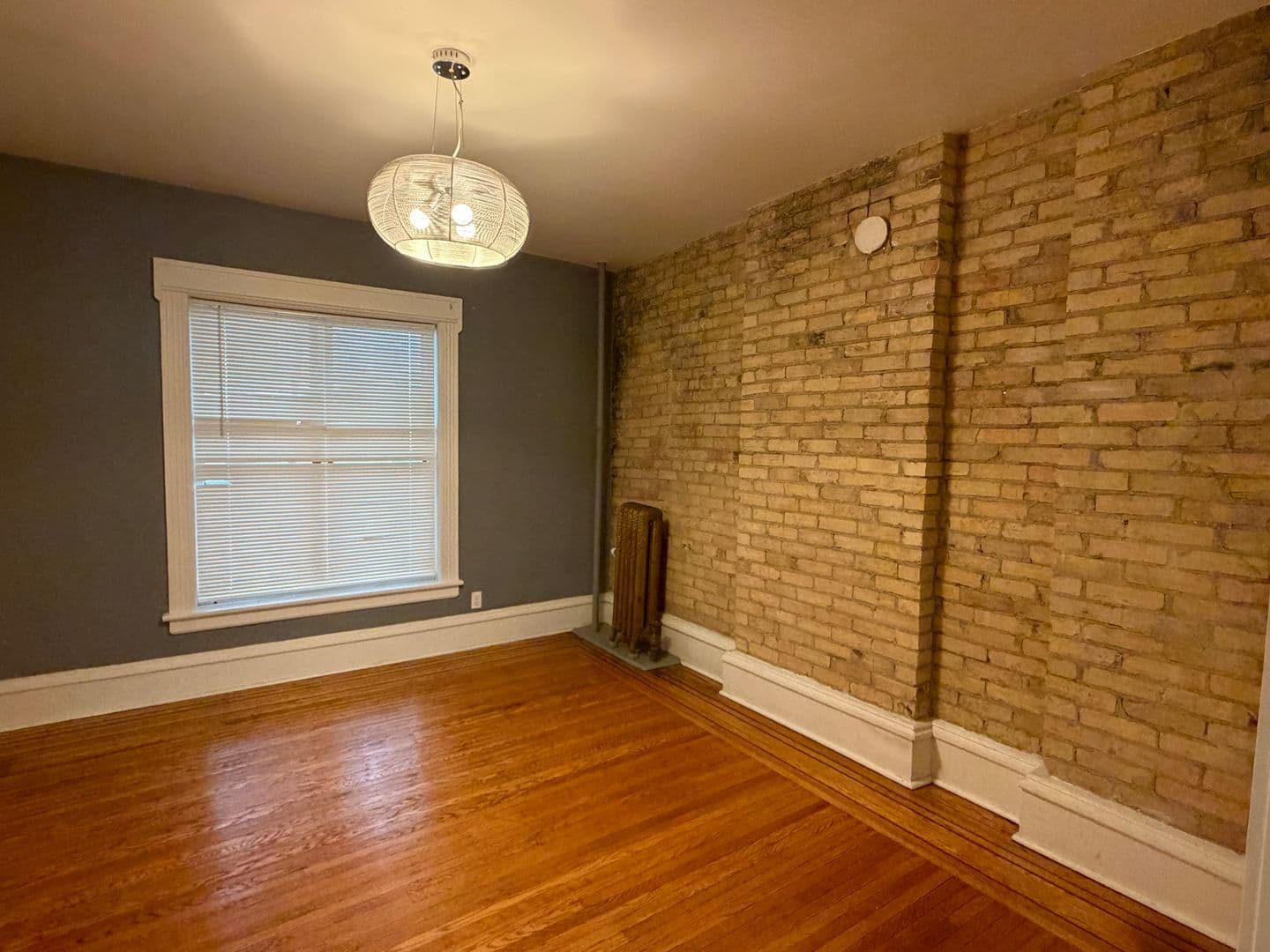Minneapolis Apartment: 515 5th Ave. SE