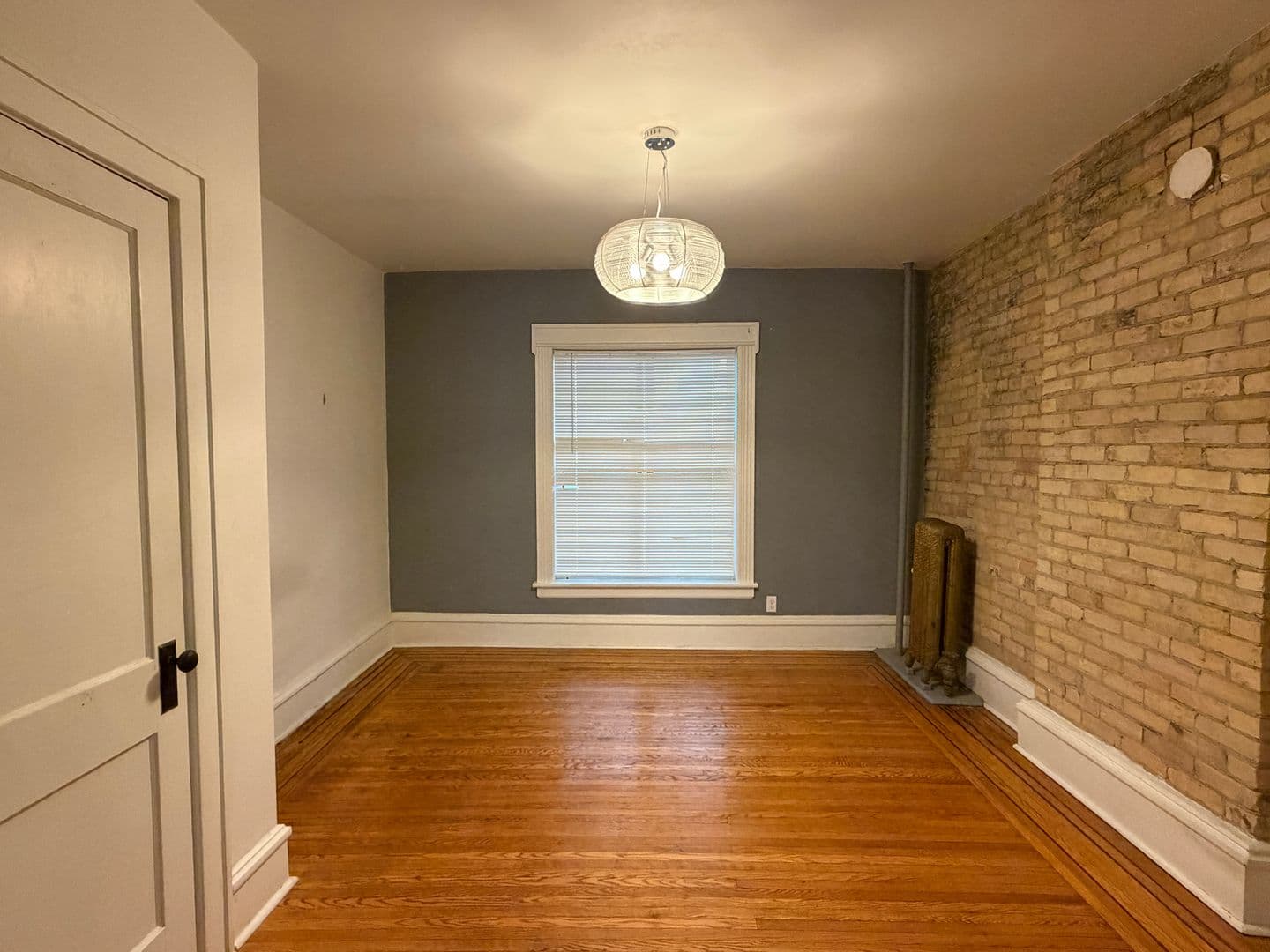 Minneapolis Apartment: 515 5th Ave. SE
