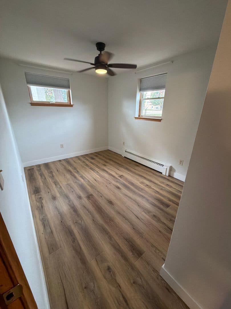 Saint Paul Apartment: 636 Larpenteur Ave W