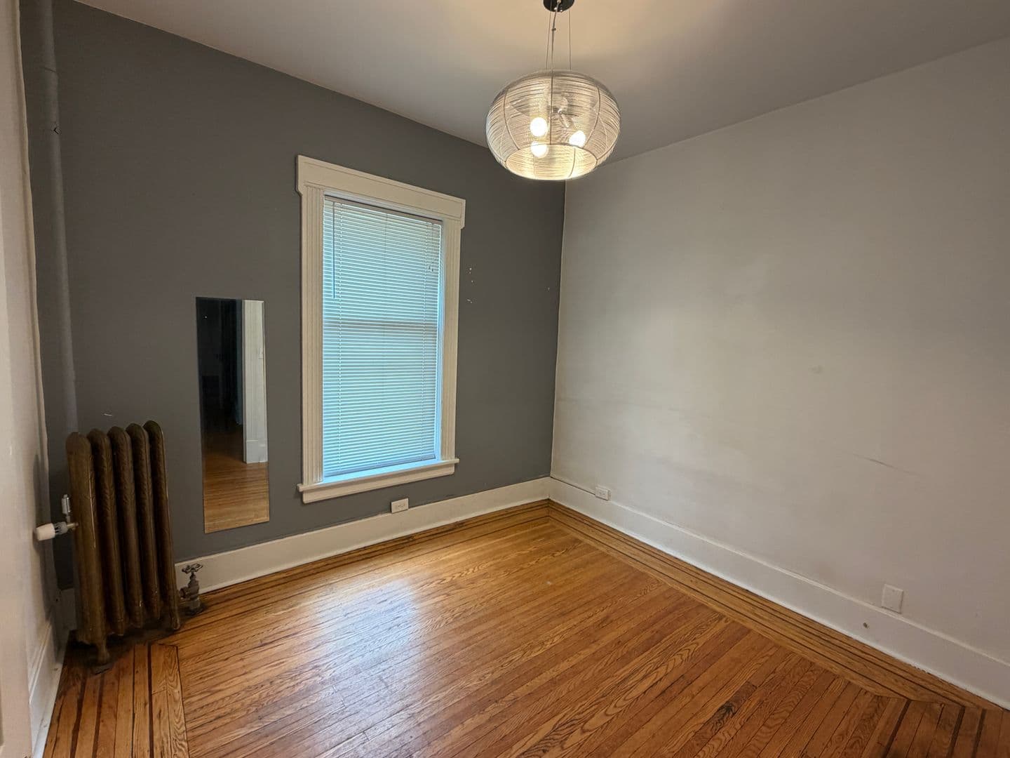 Minneapolis Apartment: 515 5th Ave. SE