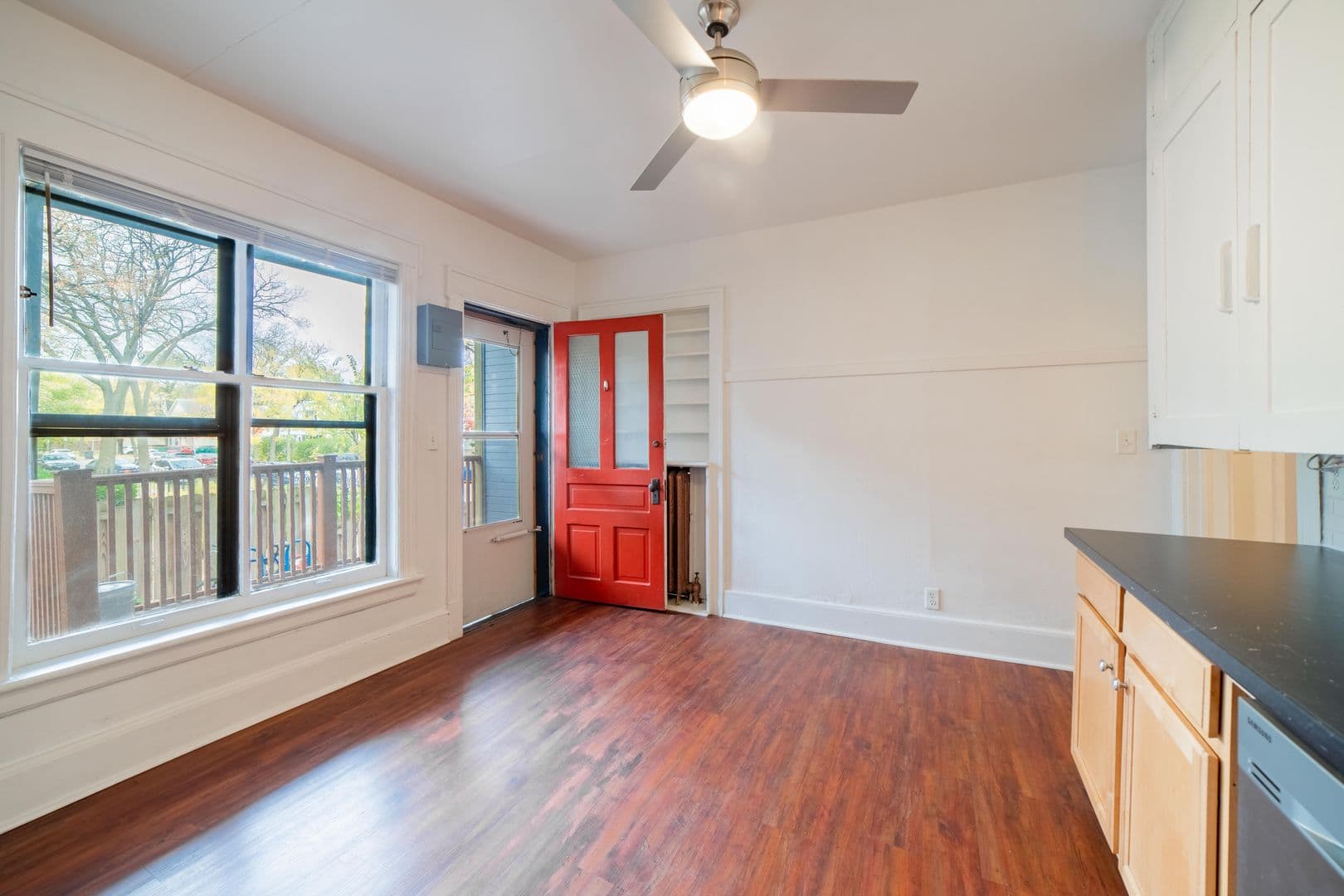 Minneapolis Apartment: 515 5th Ave. SE