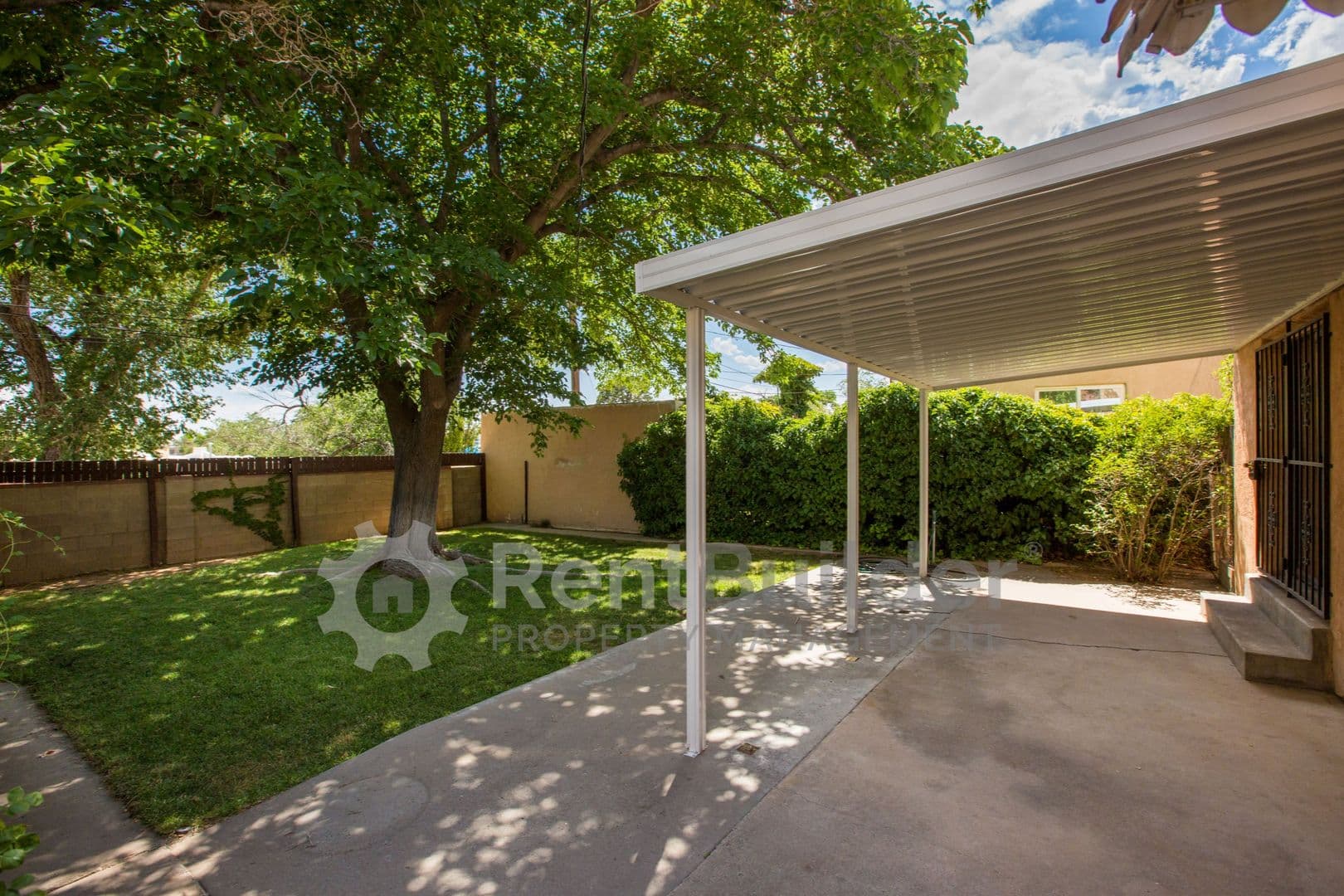 Albuquerque House: 1404 Marquette Place NE