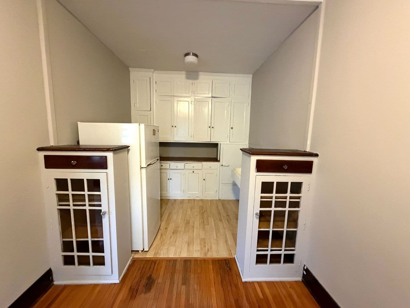 Minneapolis Apartment: 201 27th St. E.