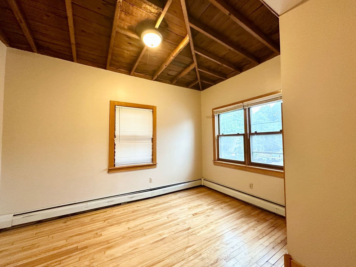 Minneapolis Apartment: 2514 Emerson Ave S.