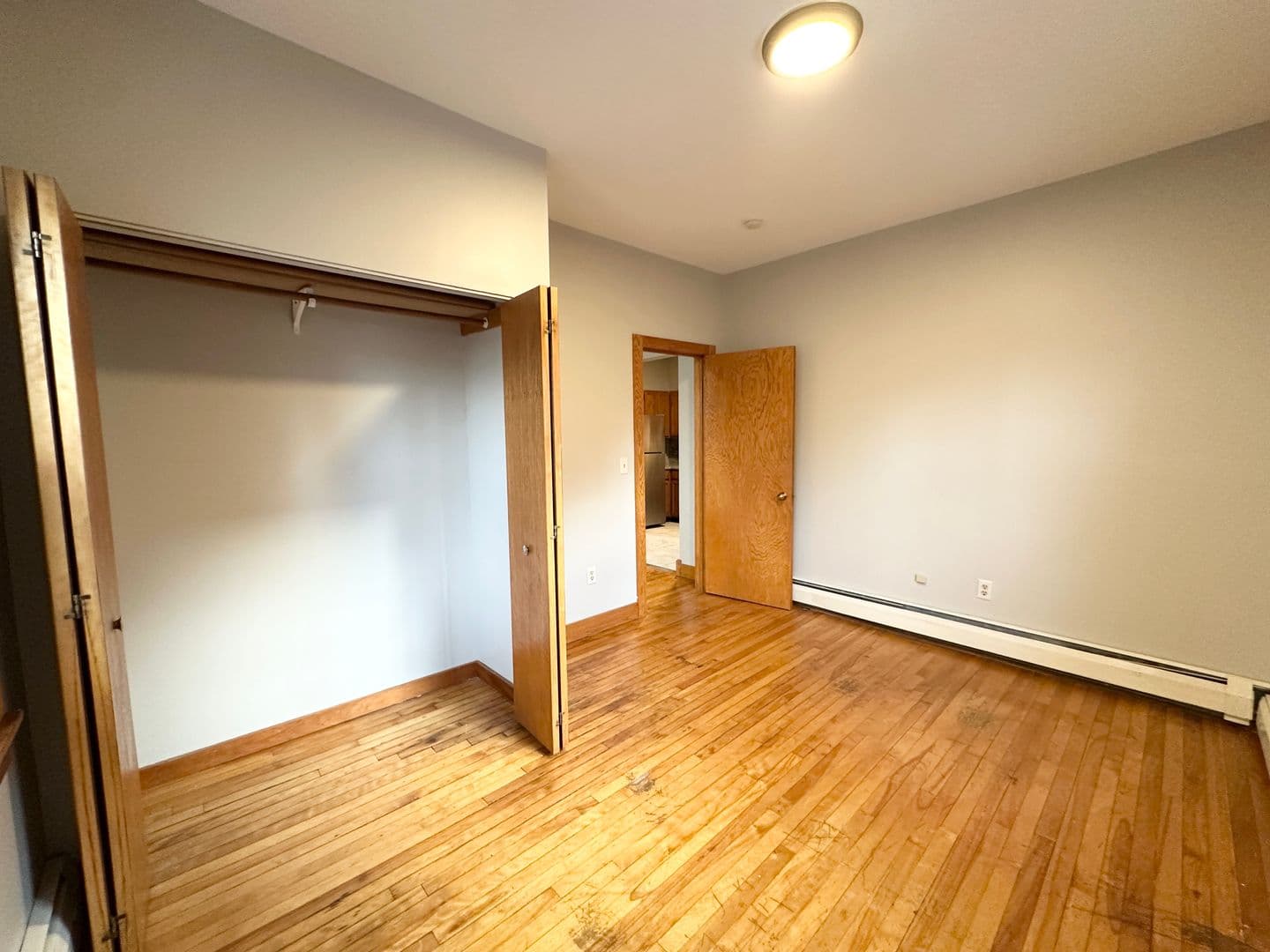 Minneapolis Apartment: 2514 Emerson Ave S.