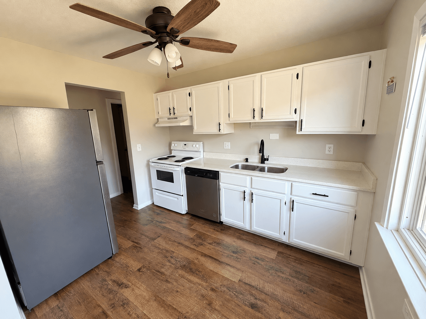 Saint Louis Park Apartment: 8216 W 31st St.