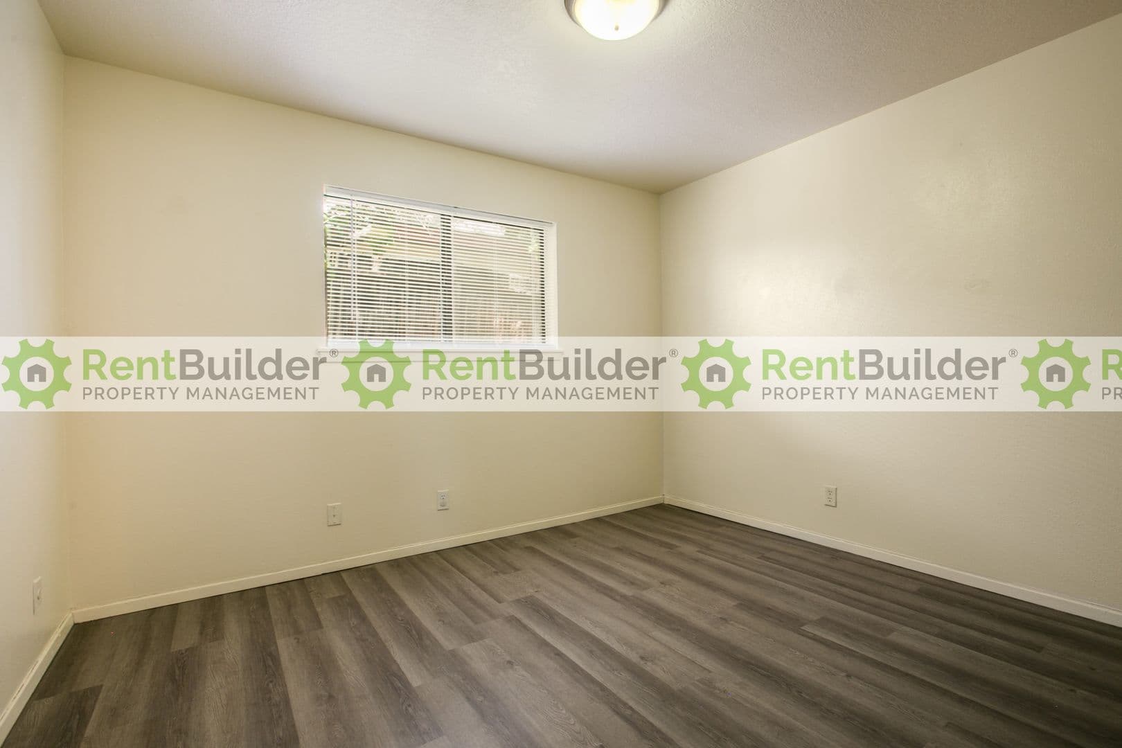 Albuquerque Apartment: 12124 Menaul Blvd. NE