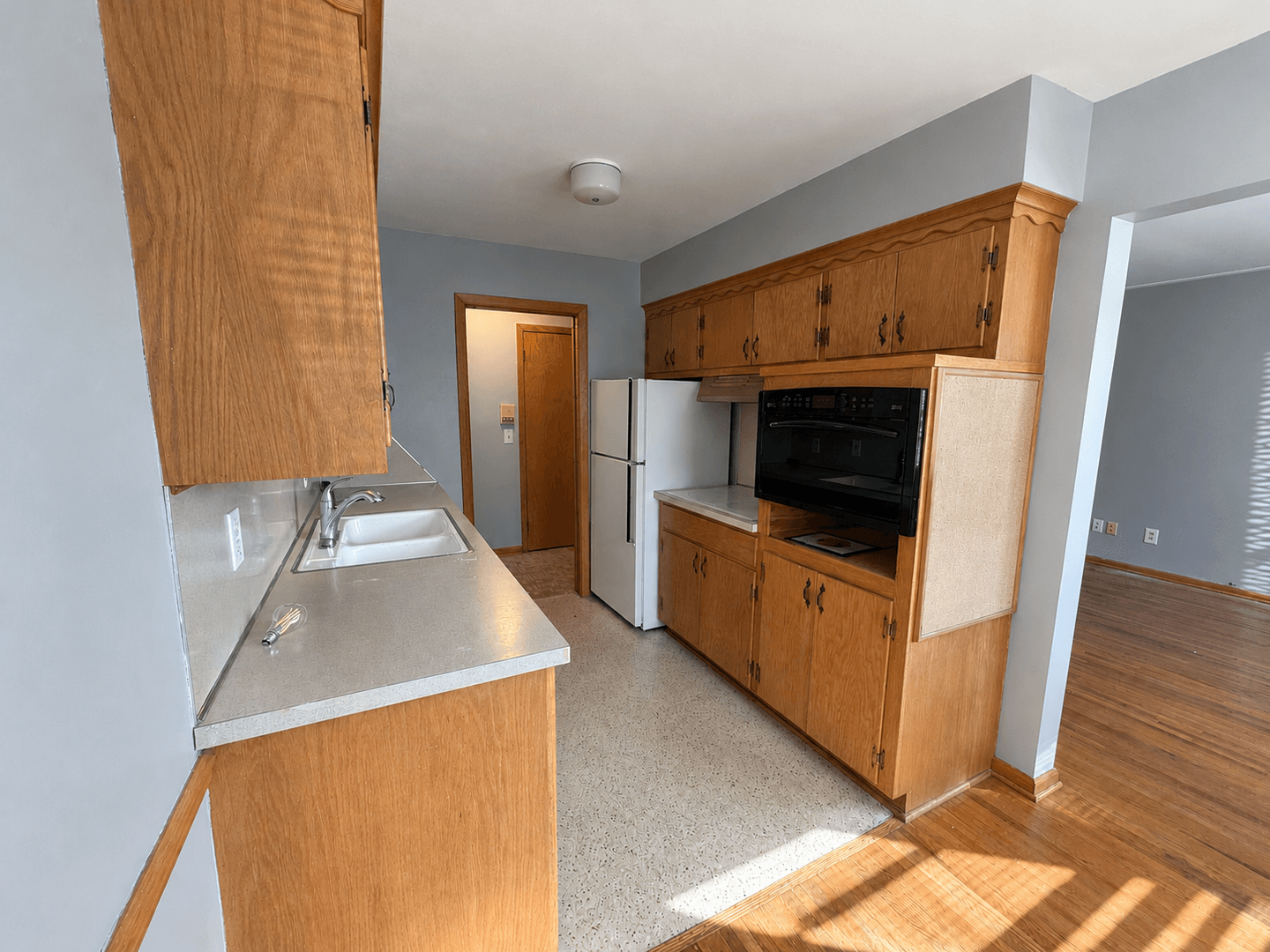 Minneapolis Apartment: 5523 Washburn Ave So.