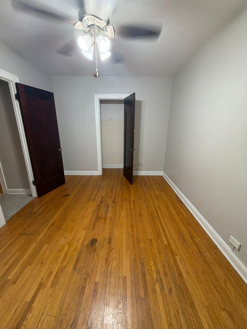 Minneapolis Apartment: 119-23 W. 33rd St.