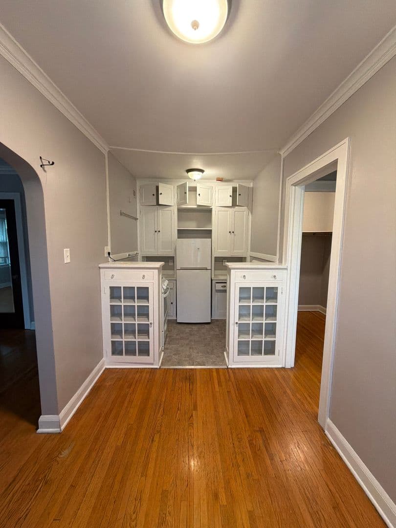 Minneapolis Apartment: 119-23 W. 33rd St.