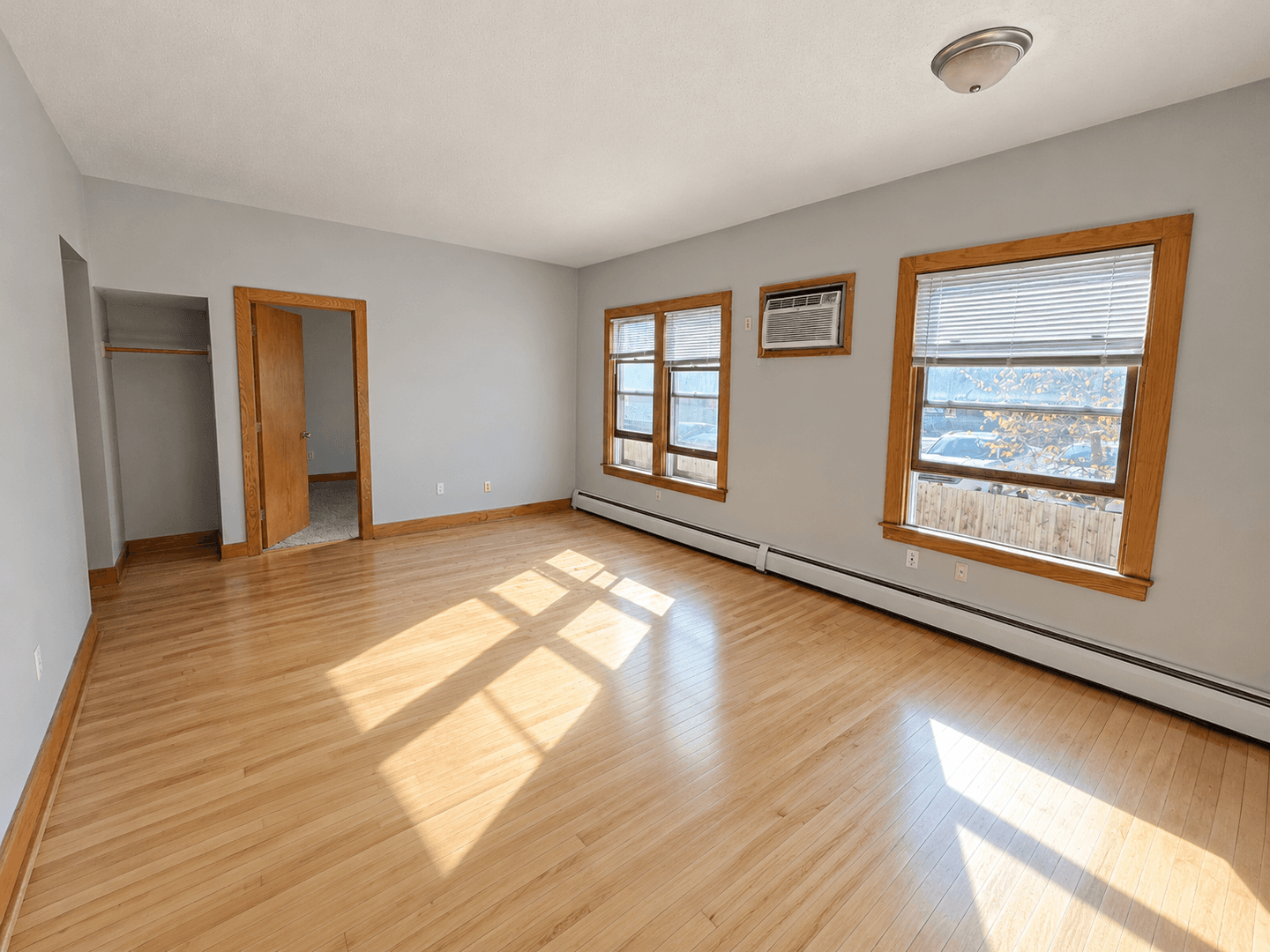 Minneapolis Apartment: 2514 Emerson Ave S.