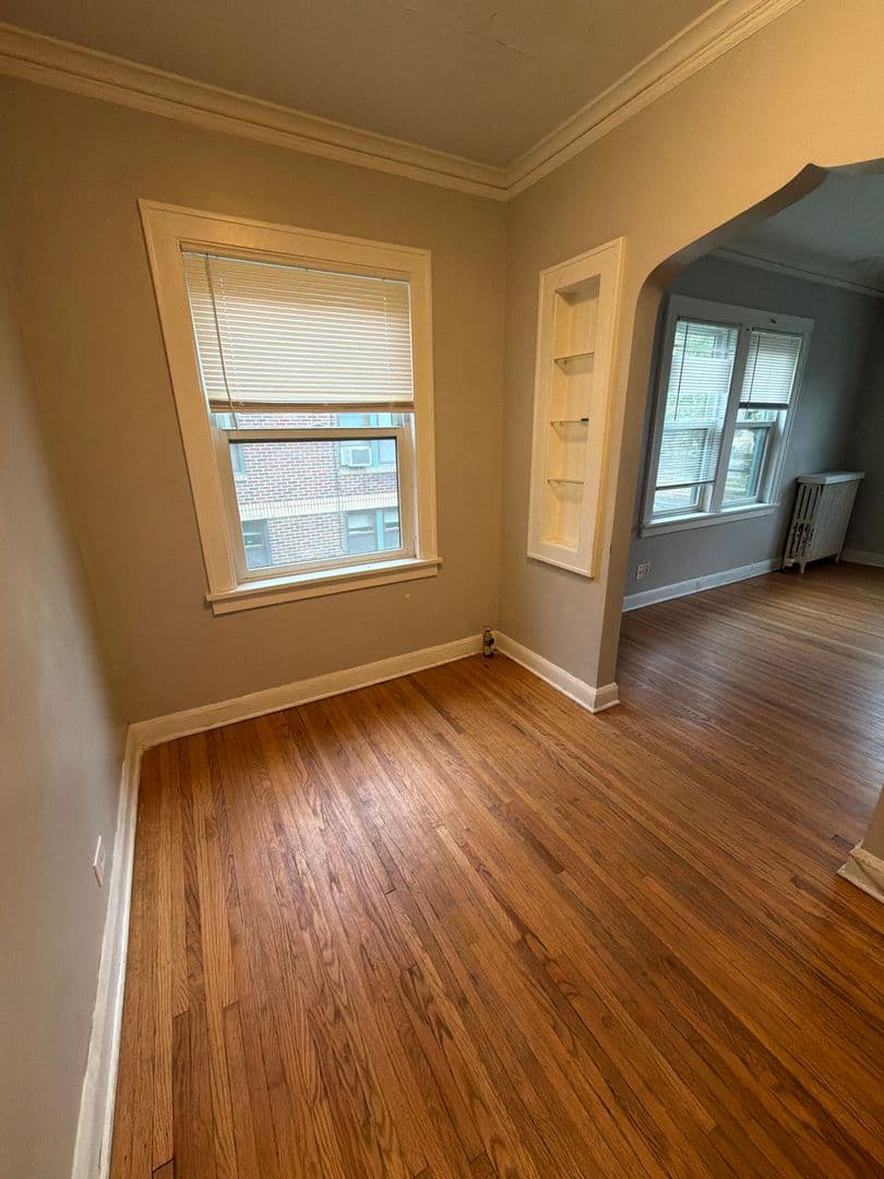 Minneapolis Apartment: 119-23 W. 33rd St.