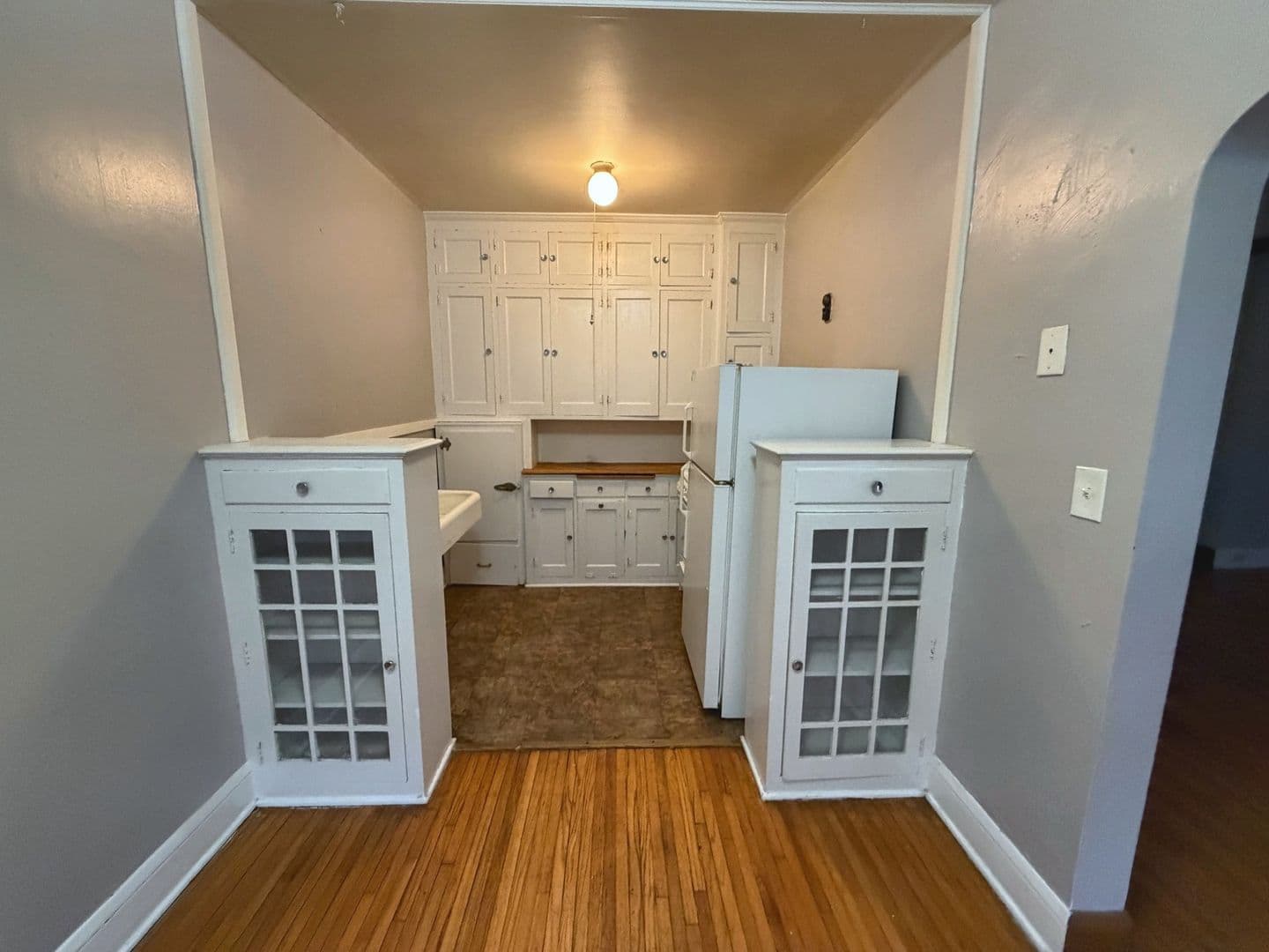 Minneapolis Apartment: 201 27th St. E.