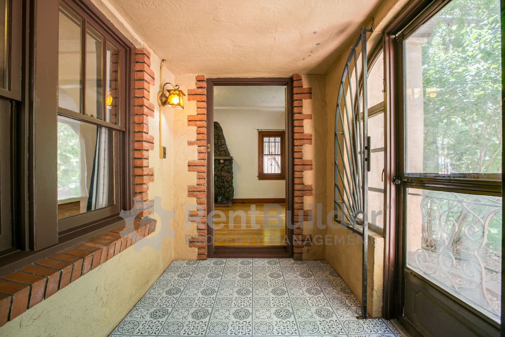 Albuquerque House: 1404 Marquette Place NE