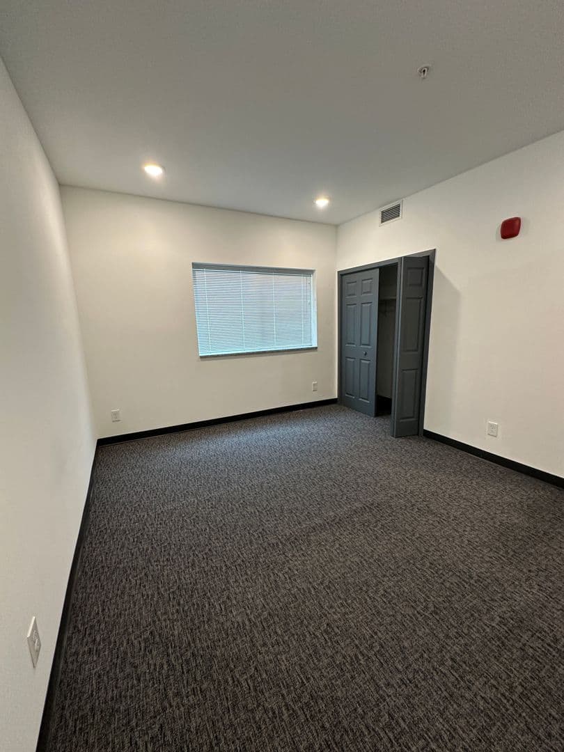Saint Paul Apartment: 1922 Wilson Ave