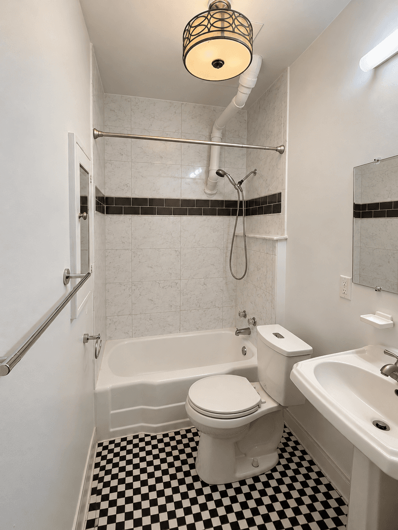 Minneapolis Apartment: 515 5th Ave. SE