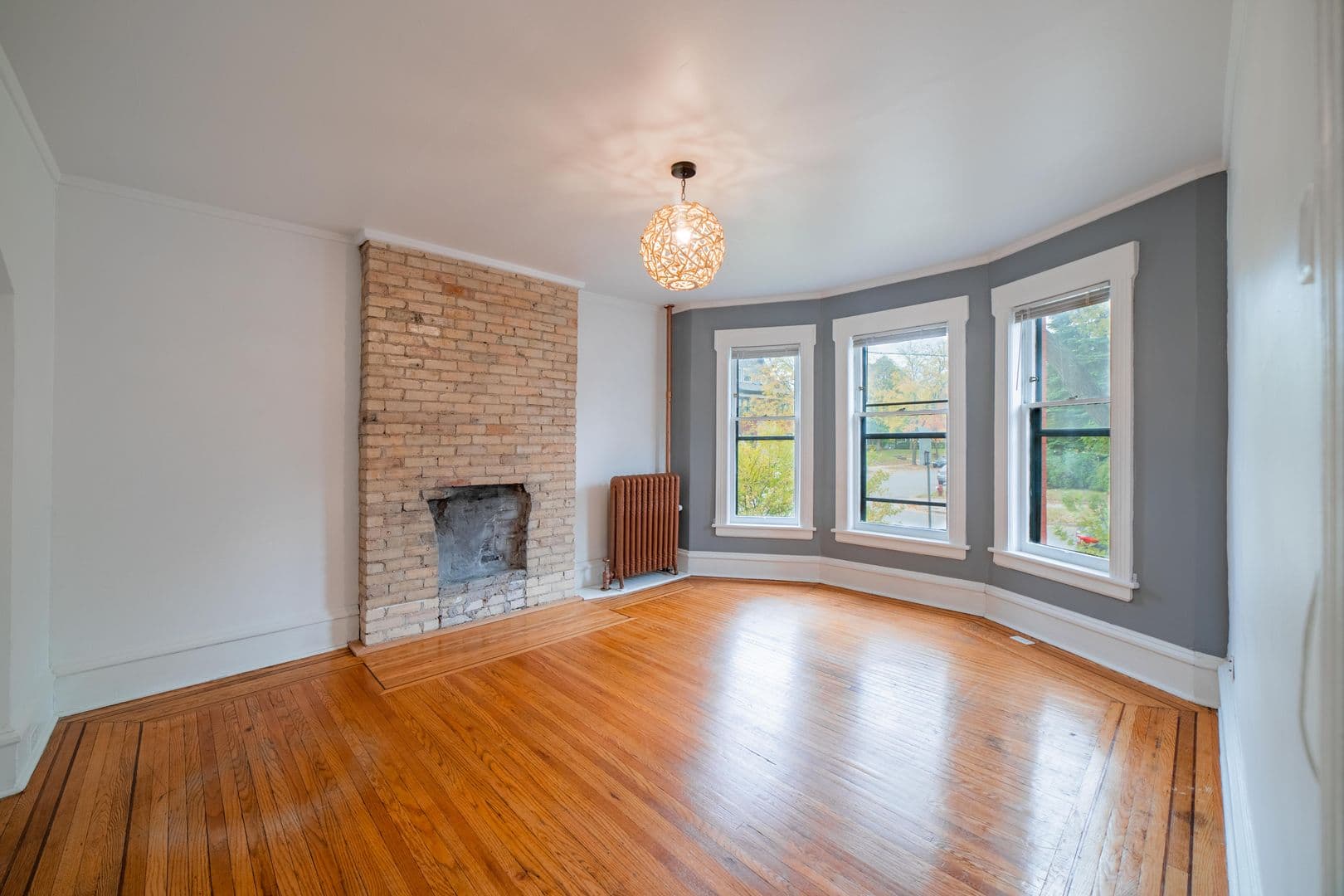 Minneapolis Apartment: 515 5th Ave. SE
