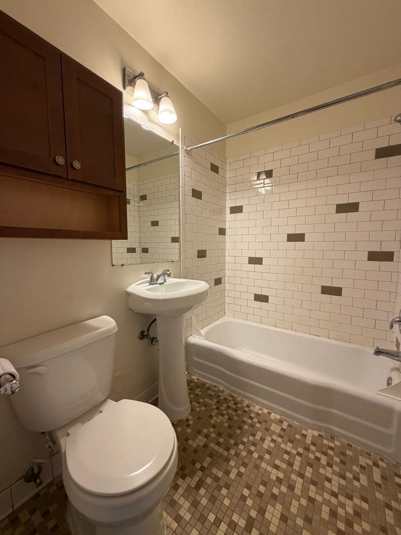 Minneapolis Apartment: 4035 Bloomington Ave So.