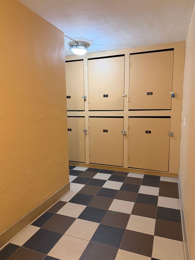 Minneapolis Apartment: 4035 Bloomington Ave So.