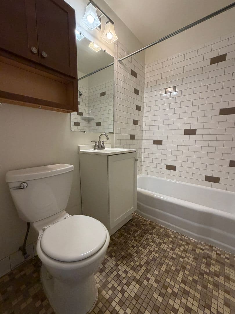 Minneapolis Apartment: 4035 Bloomington Ave So.