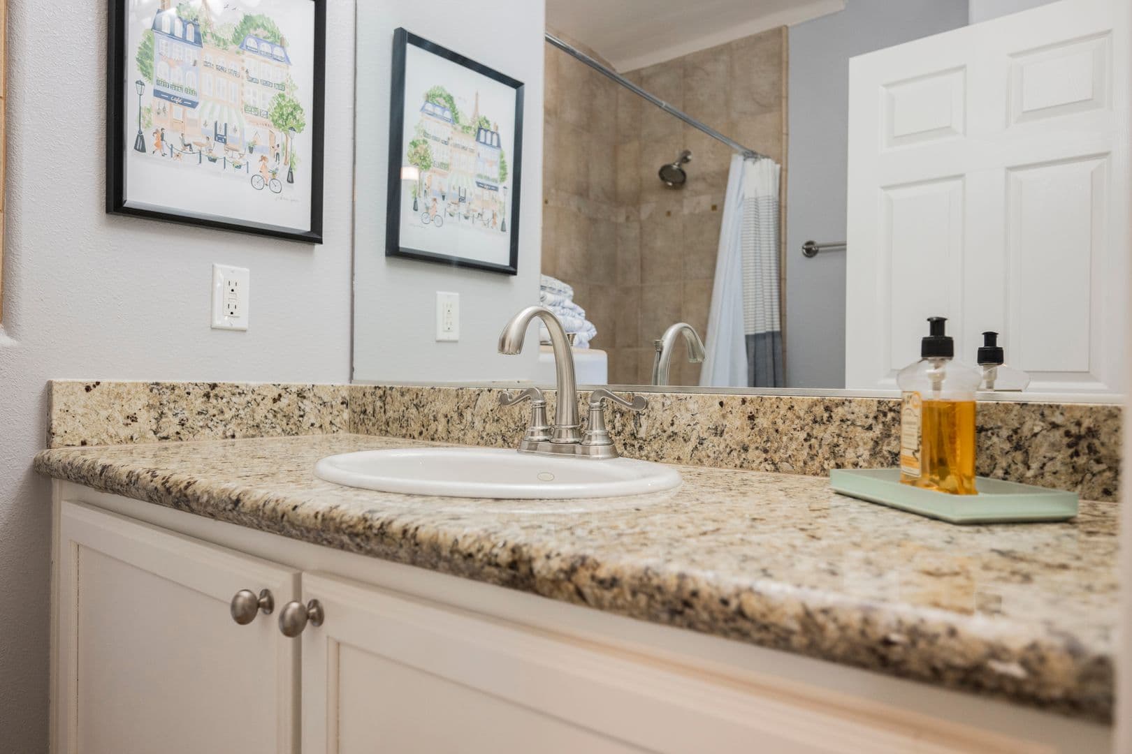 Henderson Townhome: 49 Strada Principale