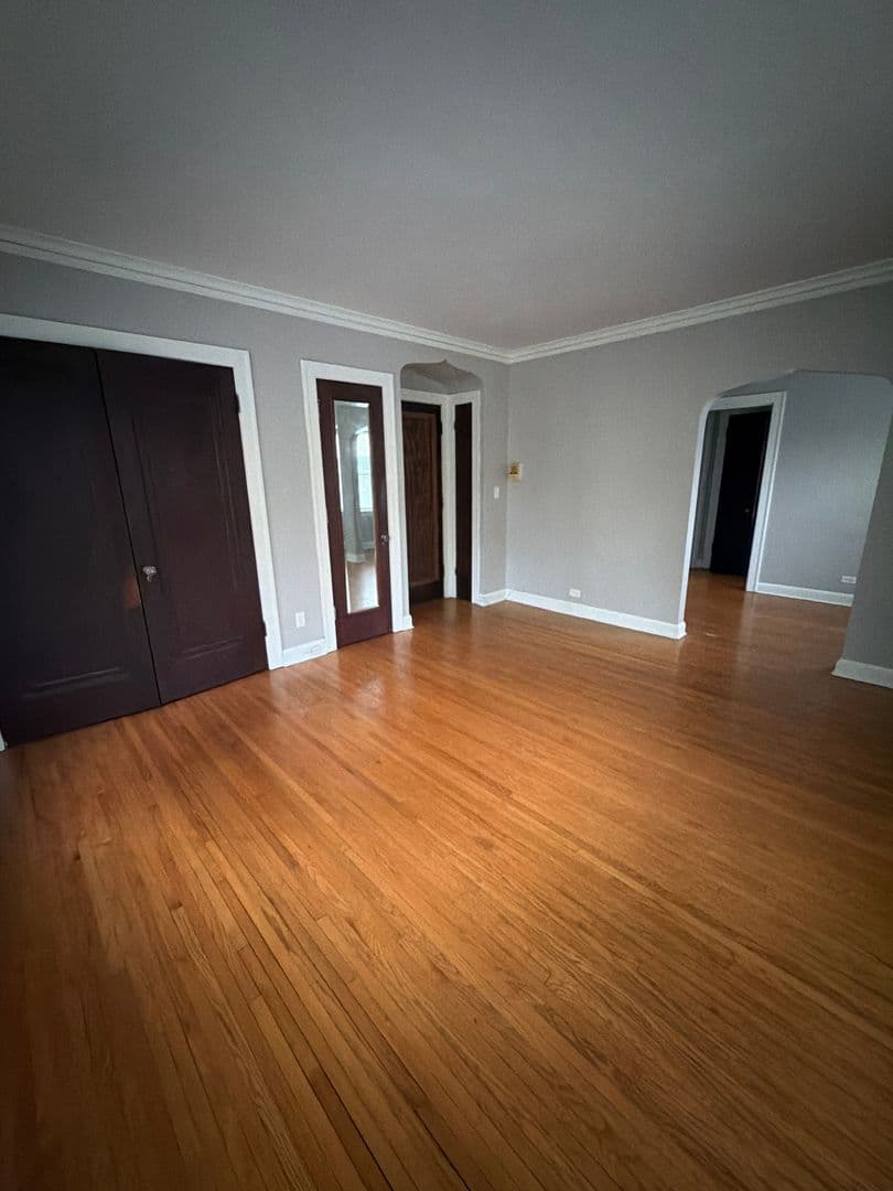 Minneapolis Apartment: 119-23 W. 33rd St.
