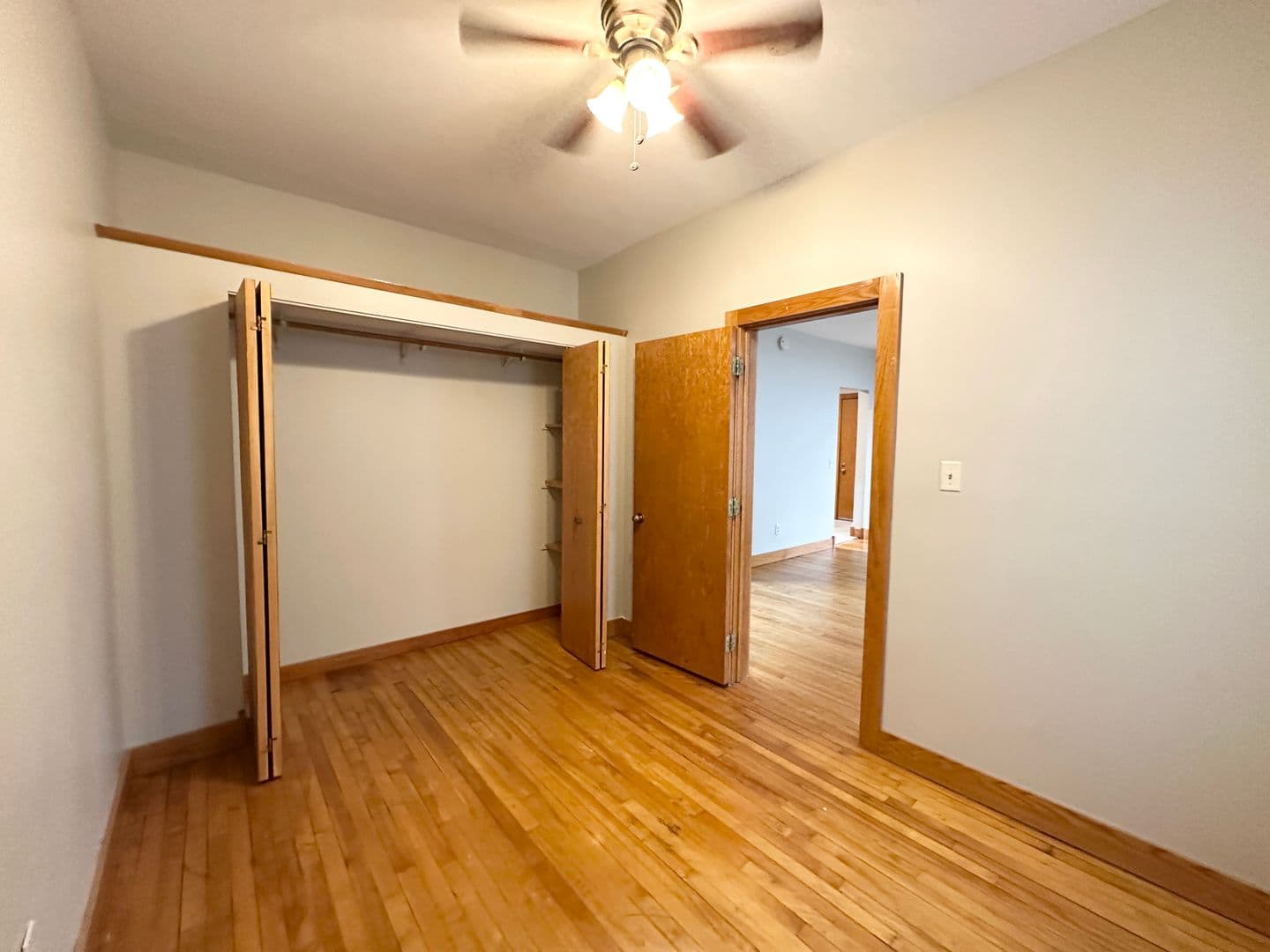 Minneapolis Apartment: 2514 Emerson Ave S.