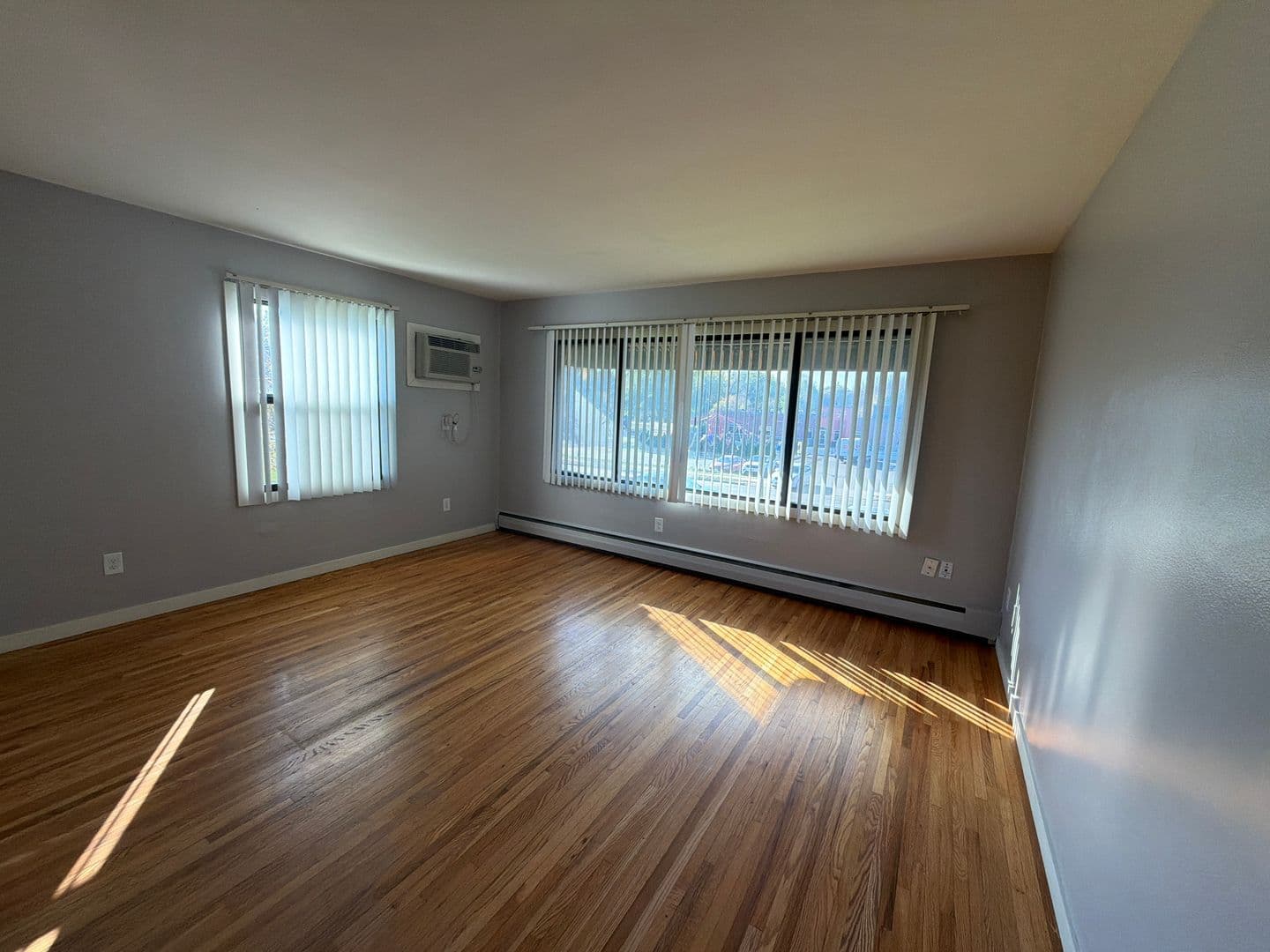 Minneapolis Apartment: 4035 Bloomington Ave So.
