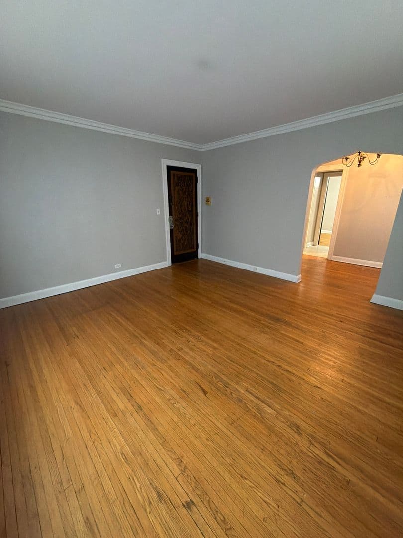 Minneapolis Apartment: 119-23 W. 33rd St.