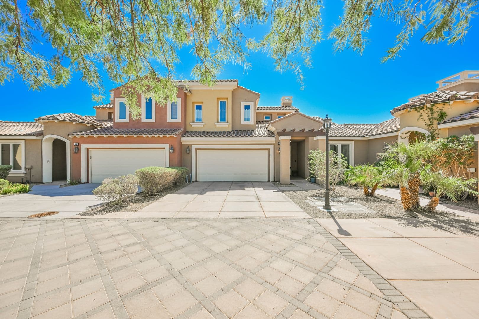 Henderson Townhome: 49 Strada Principale
