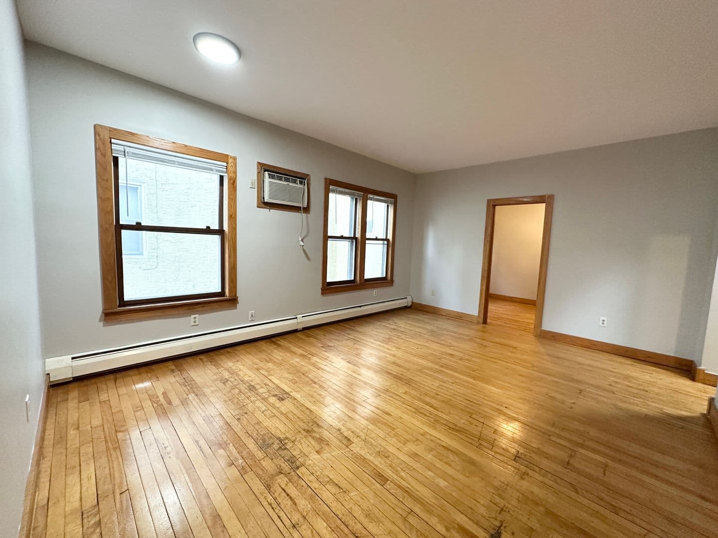 Minneapolis Apartment: 2514 Emerson Ave S.