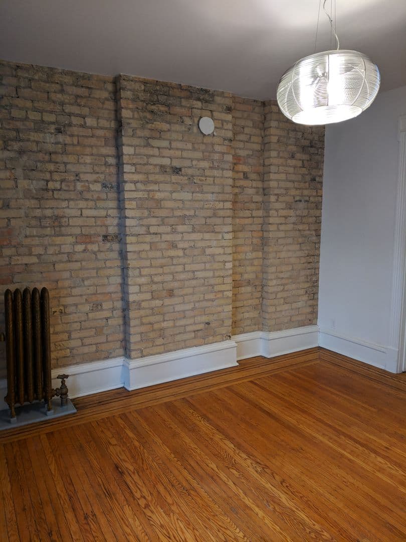 Minneapolis Apartment: 515 5th Ave. SE