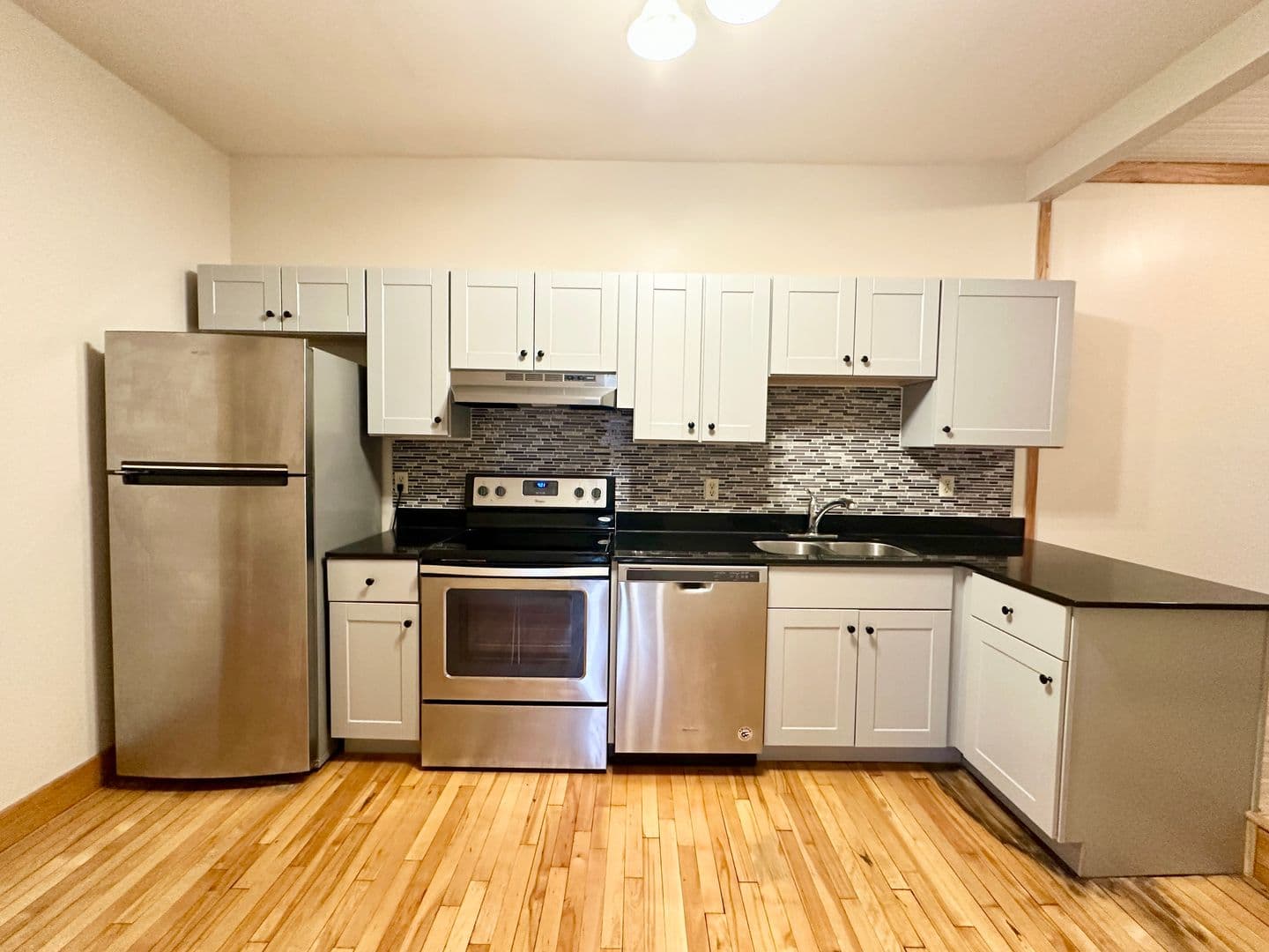 Minneapolis Apartment: 2514 Emerson Ave S.