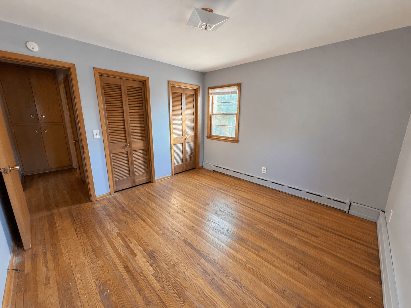 Minneapolis Apartment: 5523 Washburn Ave So.