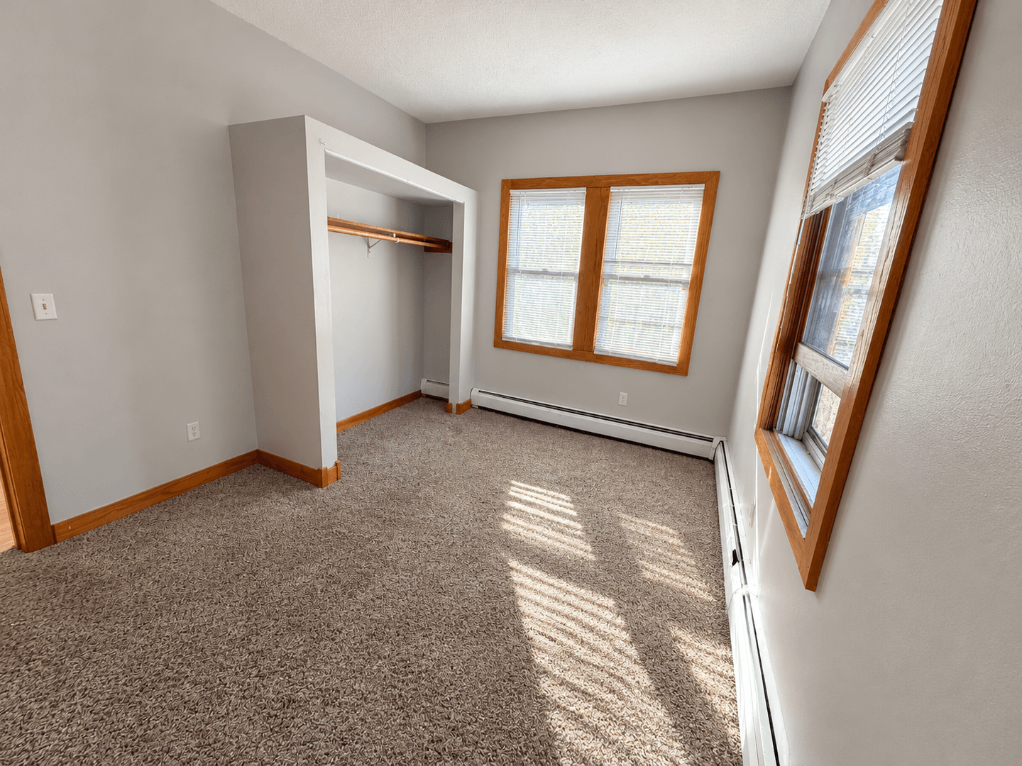 Minneapolis Apartment: 2514 Emerson Ave S.