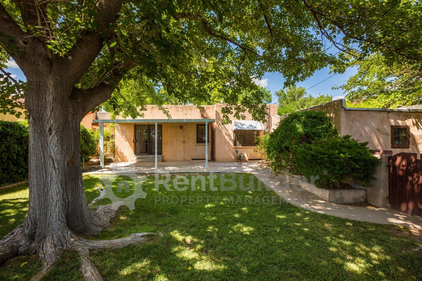 Albuquerque House: 1404 Marquette Place NE