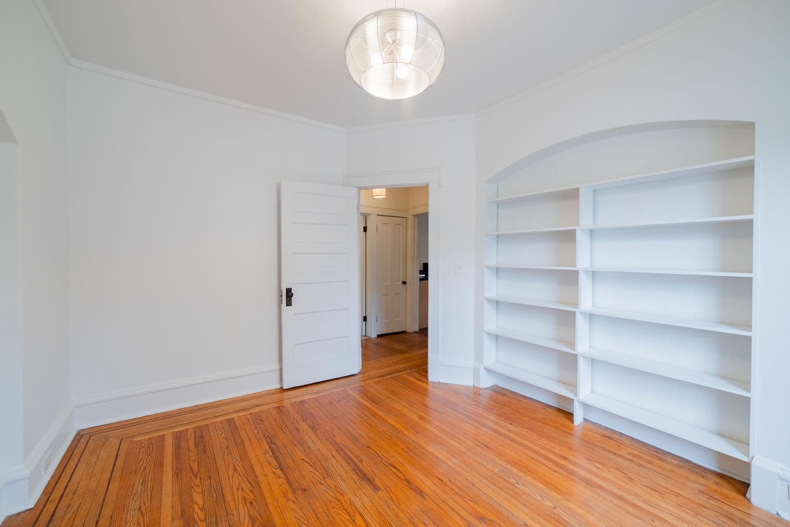 Minneapolis Apartment: 515 5th Ave. SE