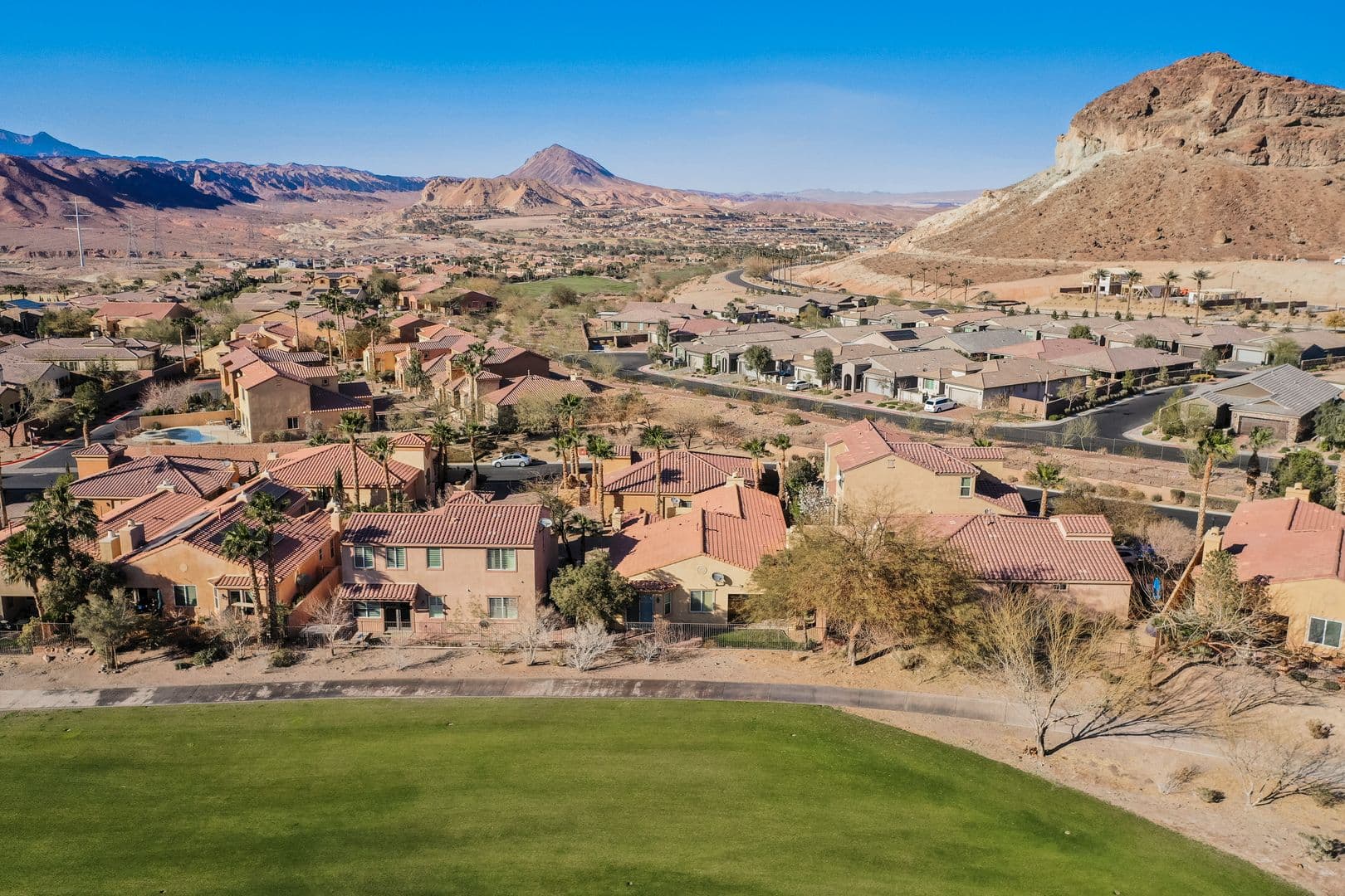 Henderson Townhome: 49 Strada Principale
