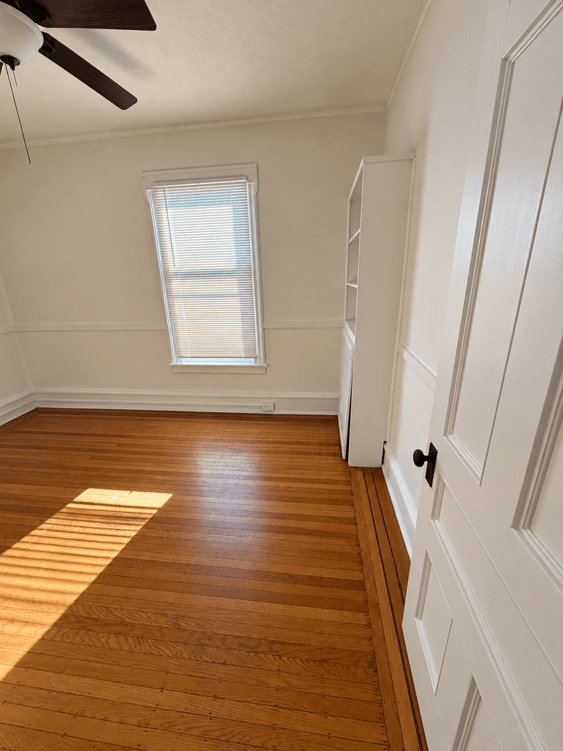 Minneapolis Apartment: 515 5th Ave. SE