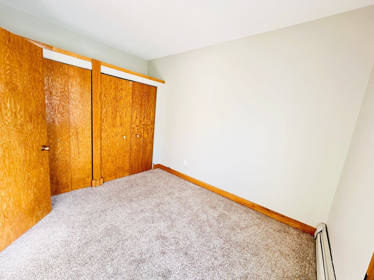 Minneapolis Apartment: 2514 Emerson Ave S.