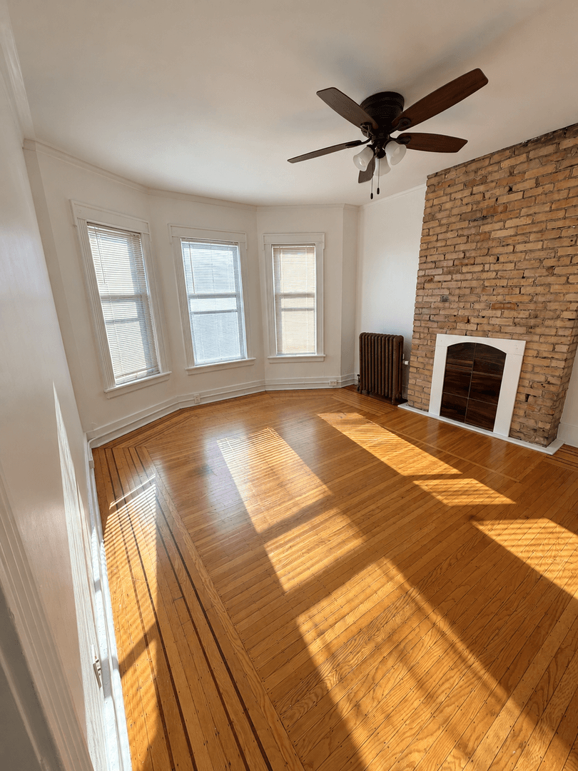 Minneapolis Apartment: 515 5th Ave. SE