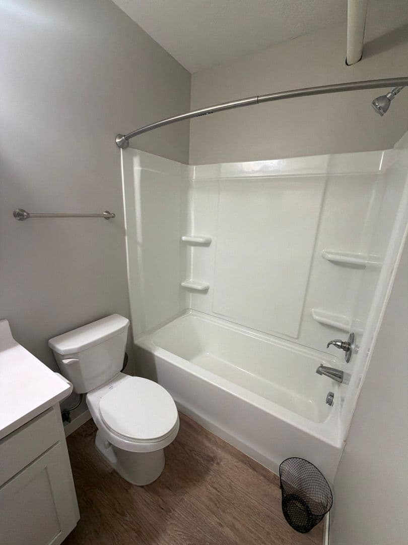 Minneapolis Apartment: 119-23 W. 33rd St.