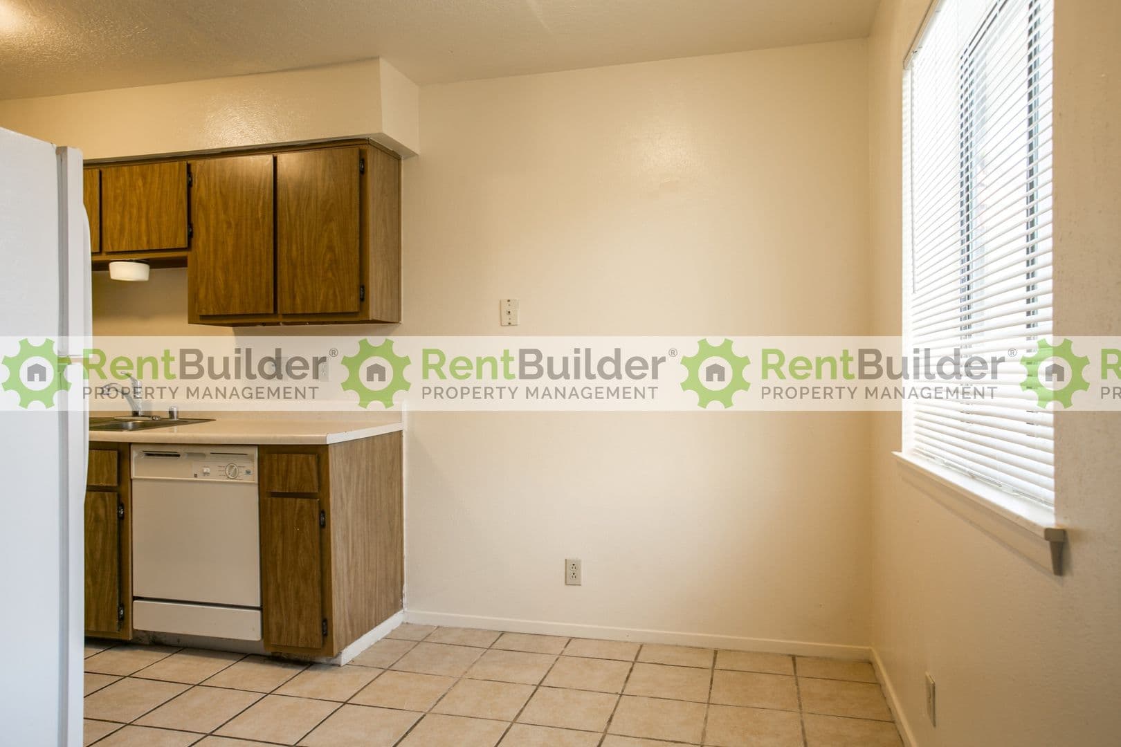 Albuquerque Apartment: 12124 Menaul Blvd. NE