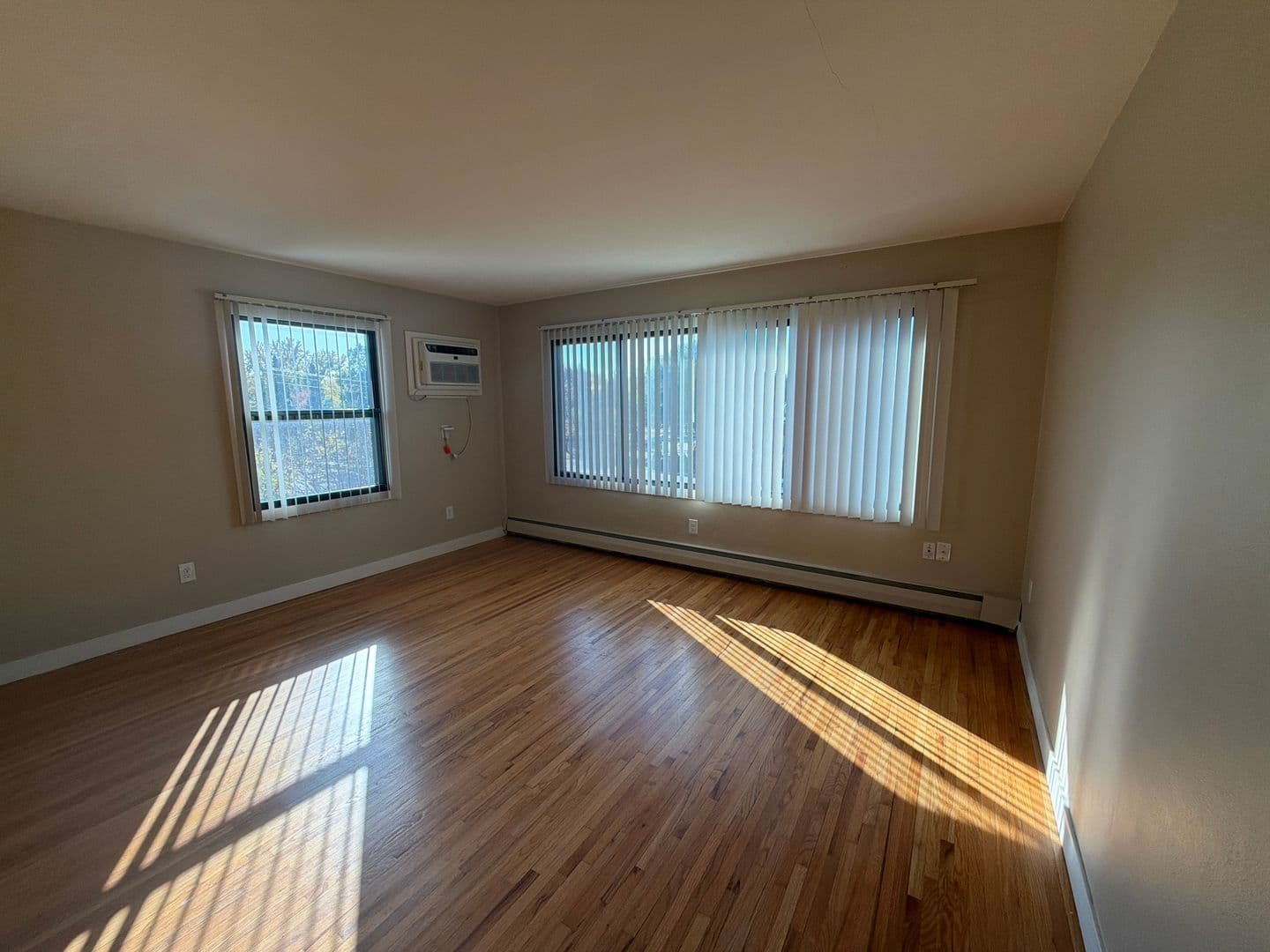 Minneapolis Apartment: 4035 Bloomington Ave So.